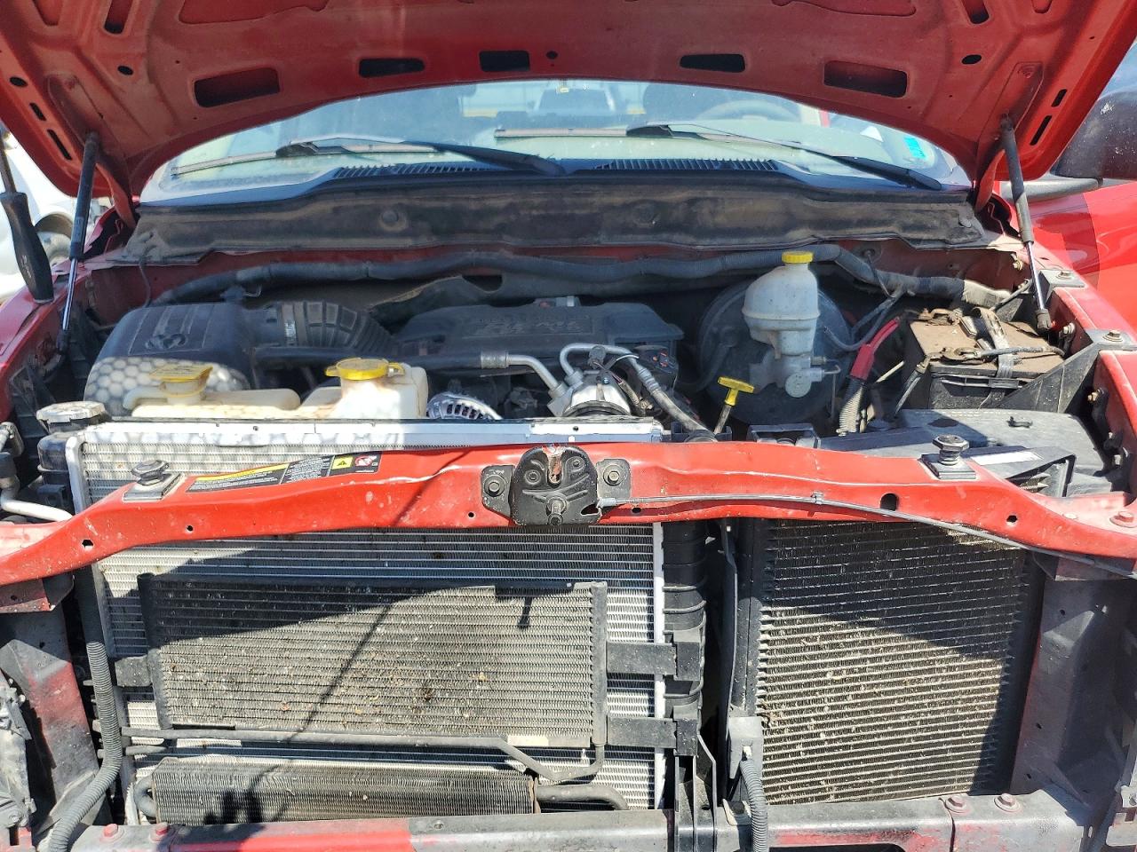 2005 Dodge Ram 1500 St Red vin: 1D7HU18D05J505046
