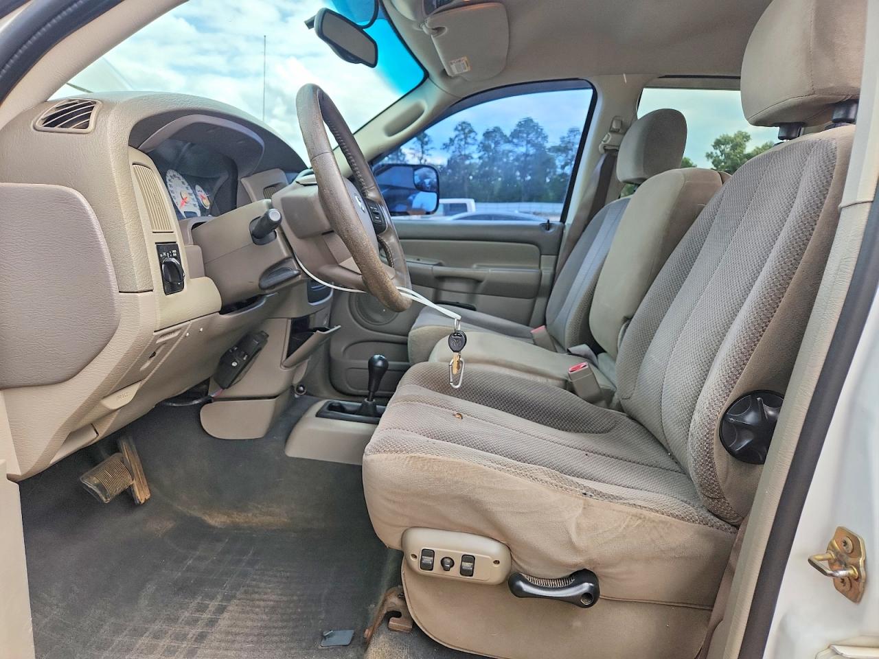 2004 Dodge Ram 1500 St White vin: 1D7HU18D14S779669