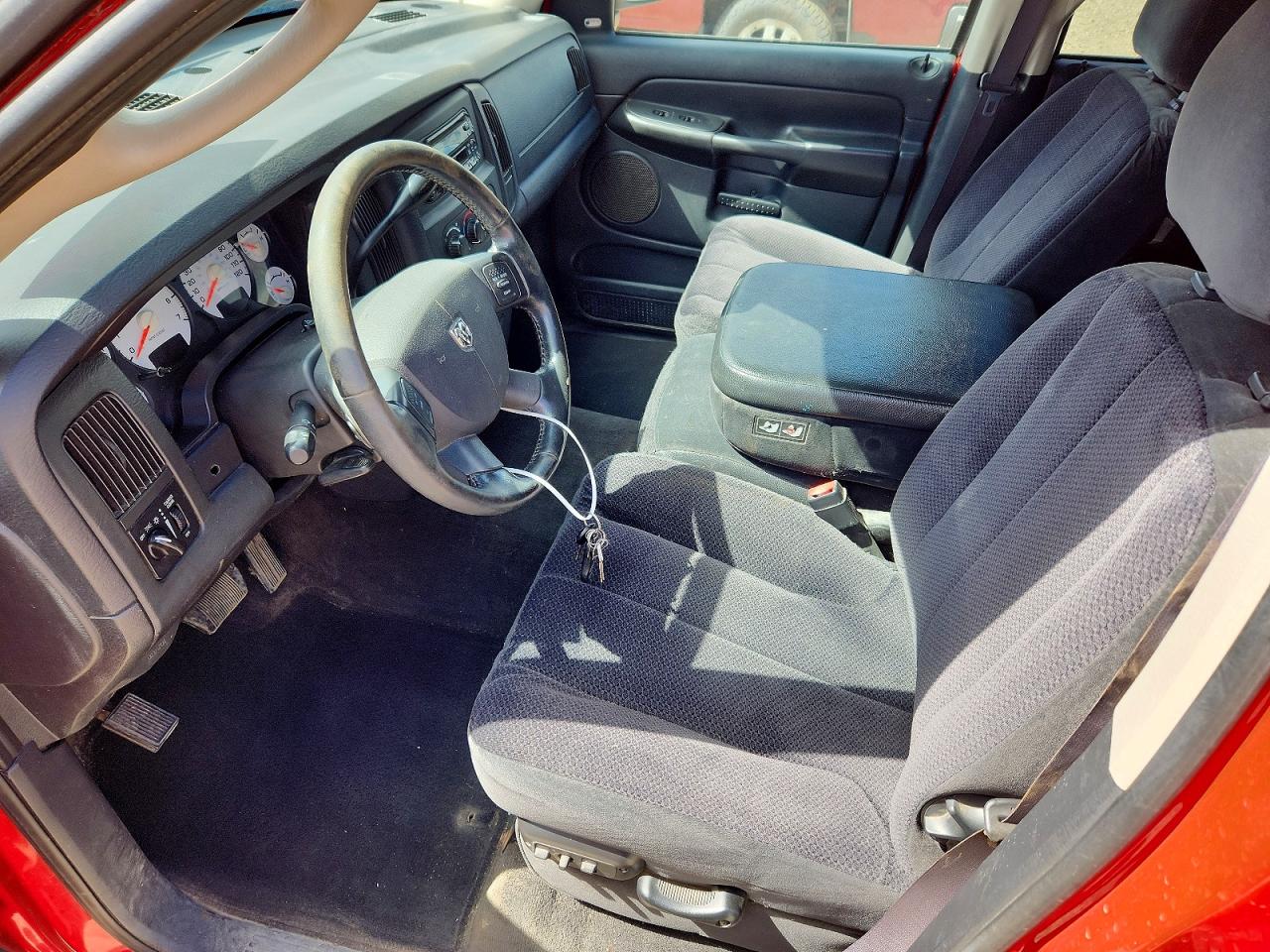 2004 Dodge Ram 1500 St Red vin: 1D7HU18D24J116200