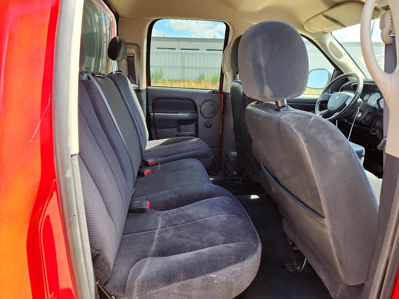 2004 Dodge Ram 1500 St Red vin: 1D7HU18D24J116200