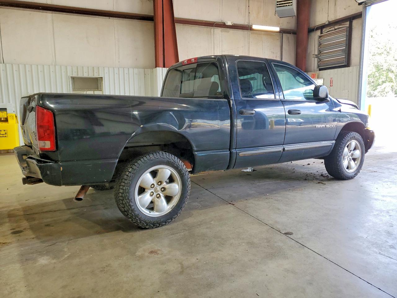 2004 Dodge Ram 1500 St Black vin: 1D7HU18D24S780457