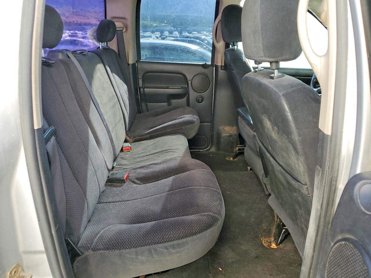 2005 Dodge Ram 1500 St Silver vin: 1D7HU18D25J623003
