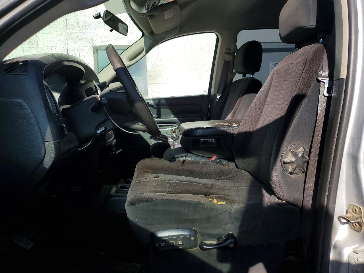 2005 Dodge Ram 1500 St Silver vin: 1D7HU18D25J623003