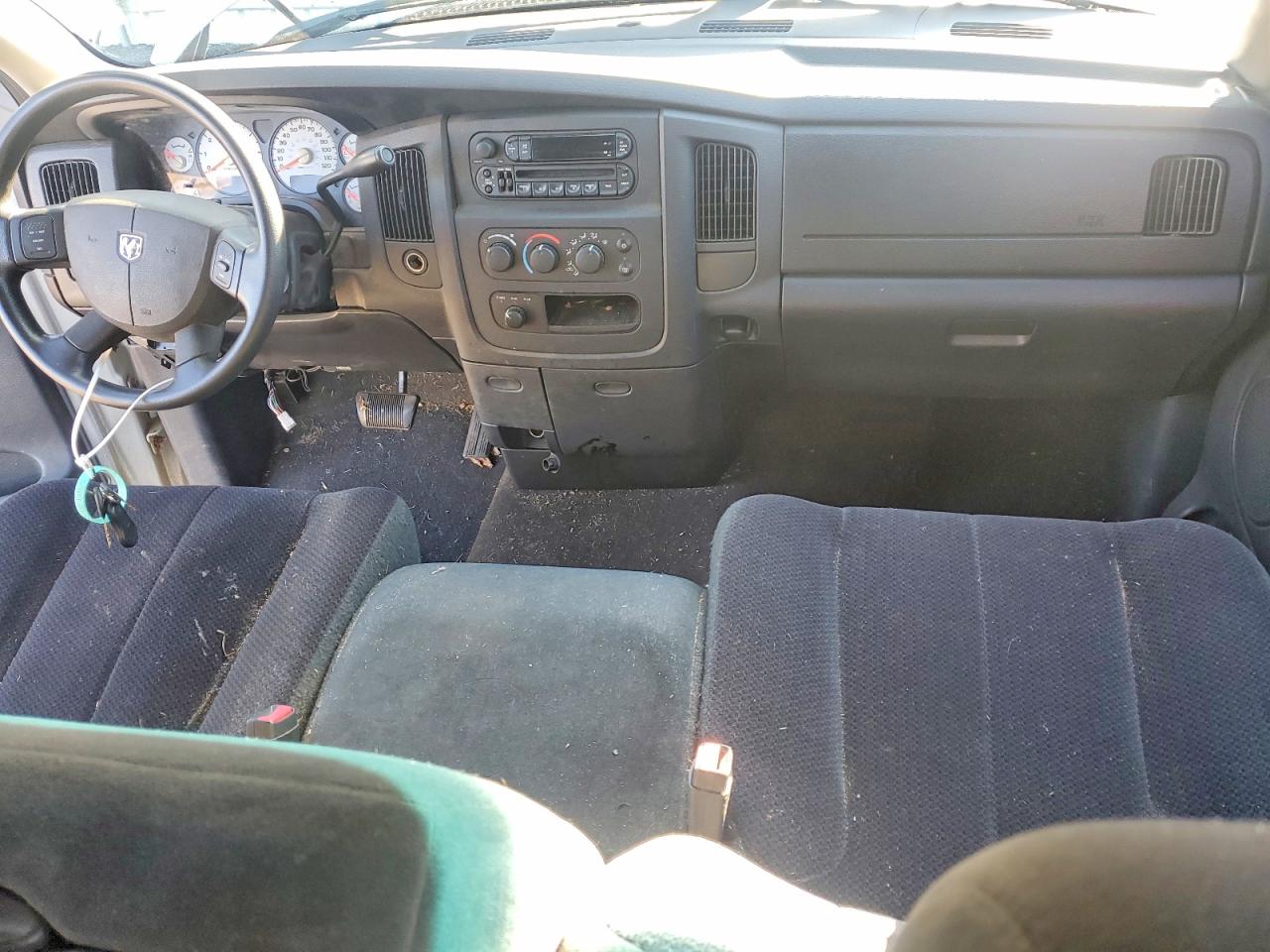2004 Dodge Ram 1500 St Серебряный vin: 1D7HU18D34J154485