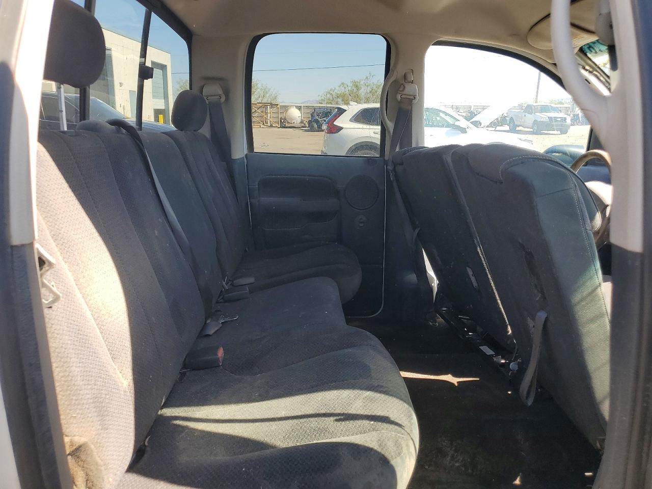 2005 Dodge Ram 1500 St Серебряный vin: 1D7HU18D35S217421