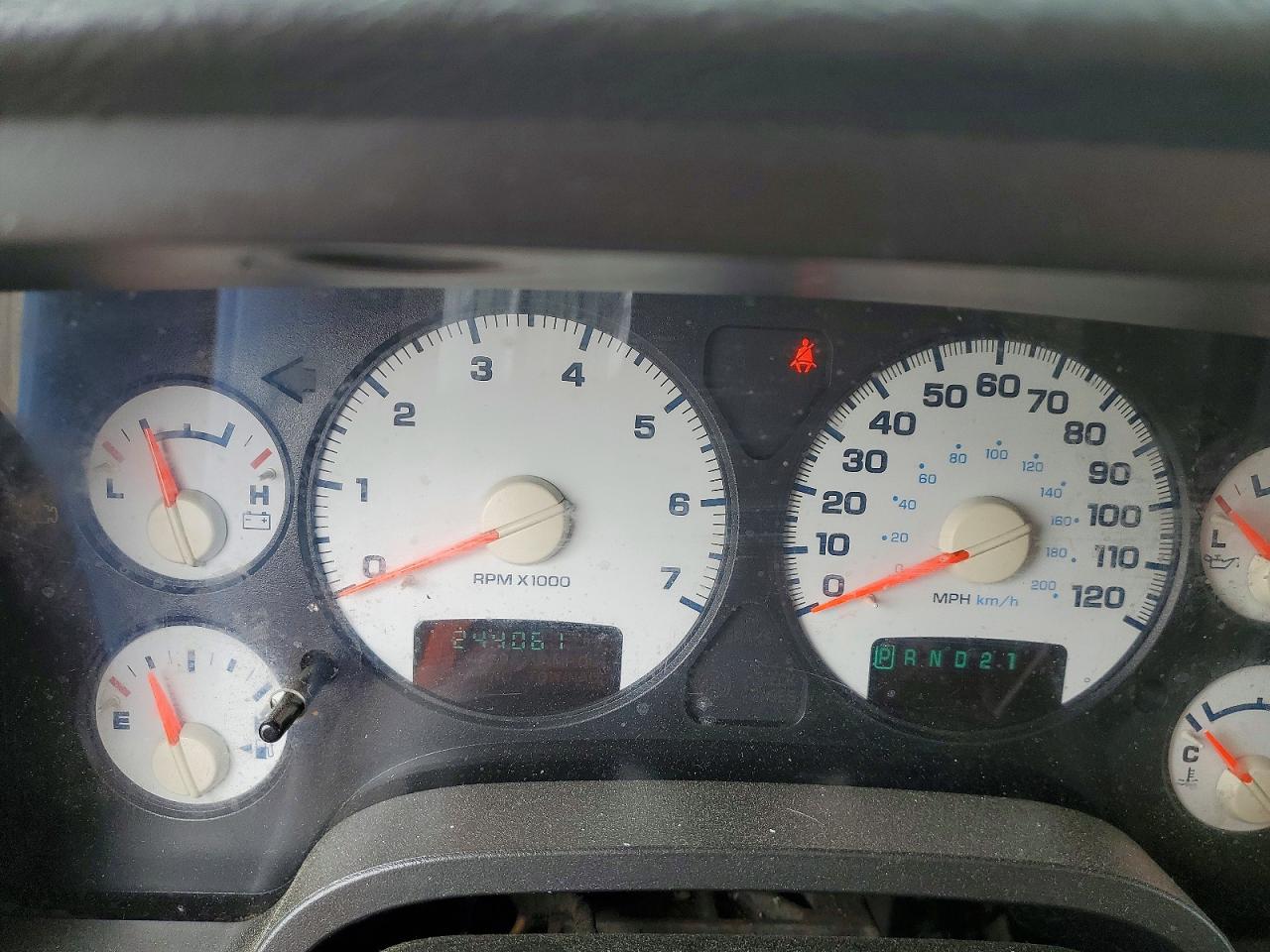 2005 Dodge Ram 1500 St Красный vin: 1D7HU18D35S317941