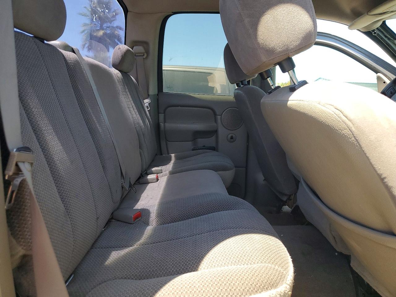 2004 Dodge Ram 1500 St Gray vin: 1D7HU18D44S633329