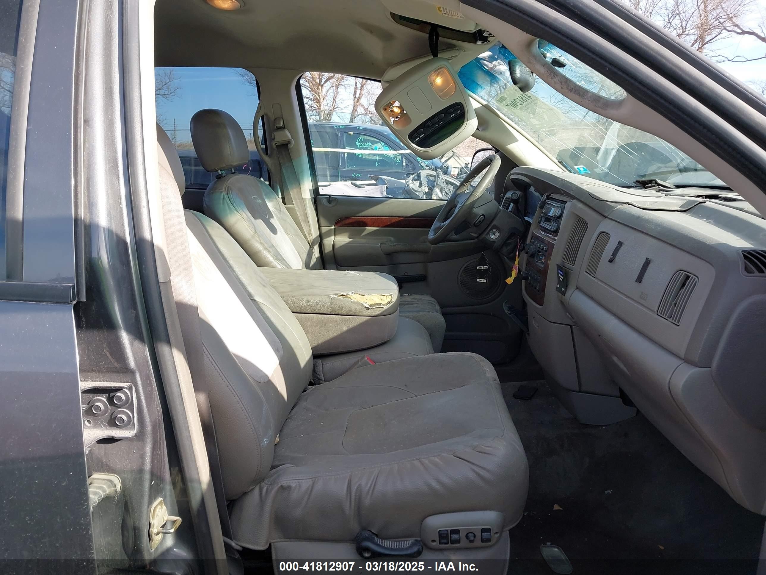 2003 Dodge Ram 1500   Серый vin: 1D7HU18D53S293803