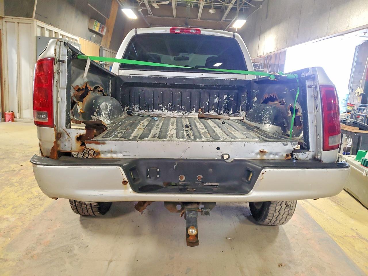2004 Dodge Ram 1500 St Silver vin: 1D7HU18D54J217960