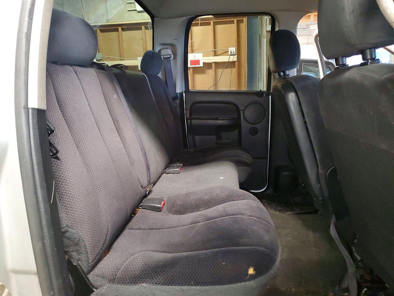 2004 Dodge Ram 1500 St Silver vin: 1D7HU18D54J217960