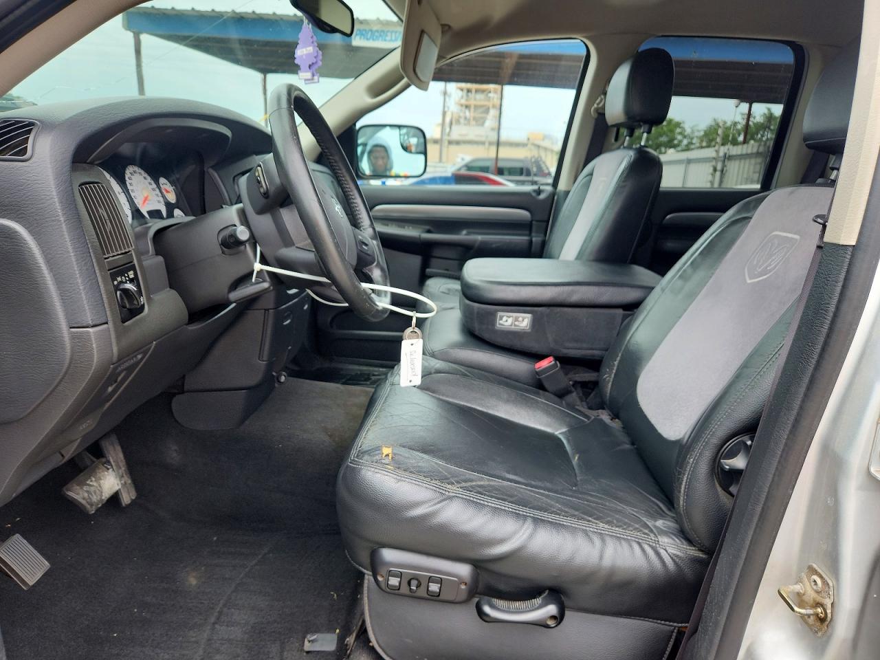 2004 Dodge Ram 1500 St Silver vin: 1D7HU18D54S679252