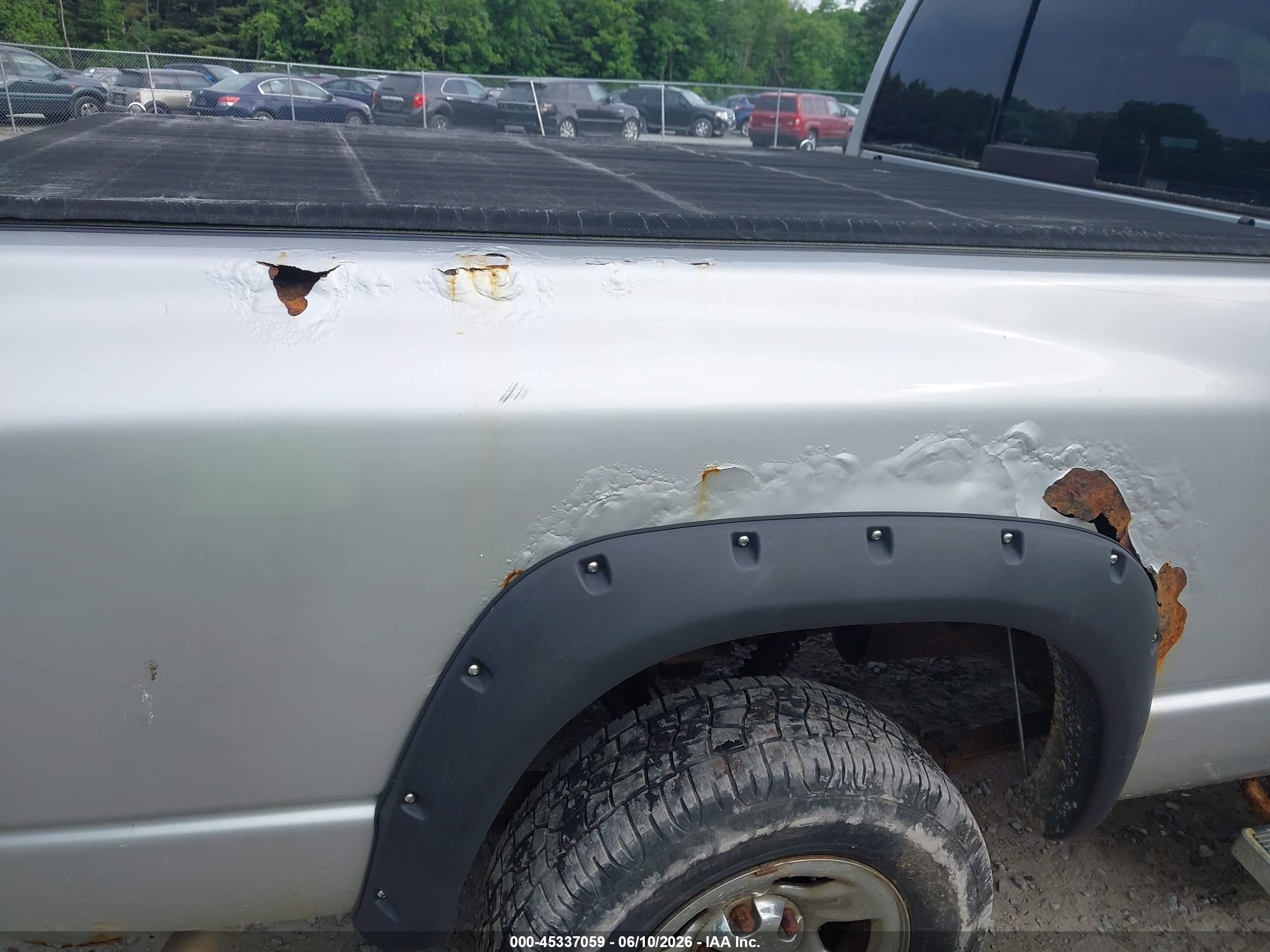 2005 Dodge Ram 1500 St Серебряный vin: 1D7HU18D65J617155