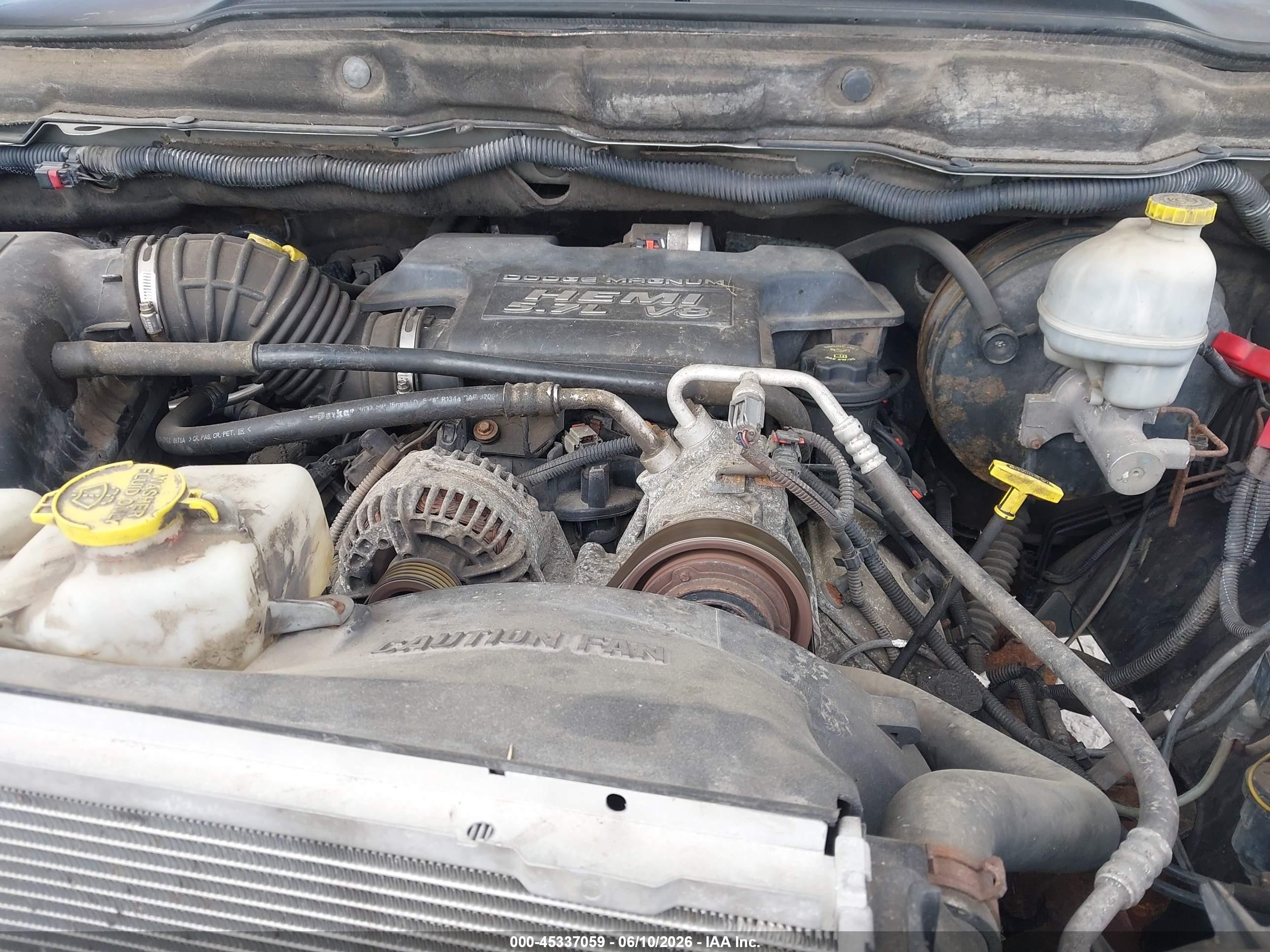 2005 Dodge Ram 1500 St Серебряный vin: 1D7HU18D65J617155