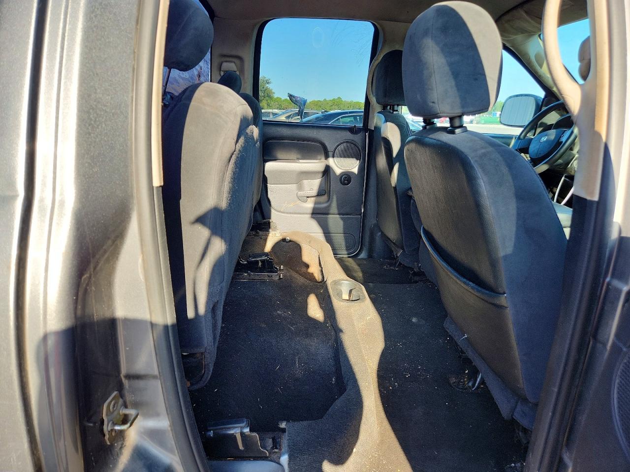 2005 Dodge Ram 1500 St Gray vin: 1D7HU18D65S307517