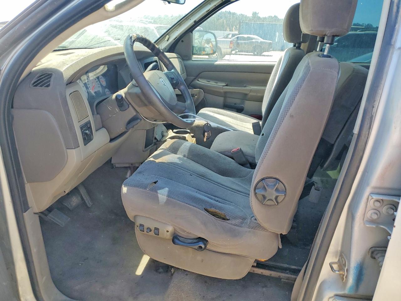 2004 Dodge Ram 1500 St Silver vin: 1D7HU18D74J290358