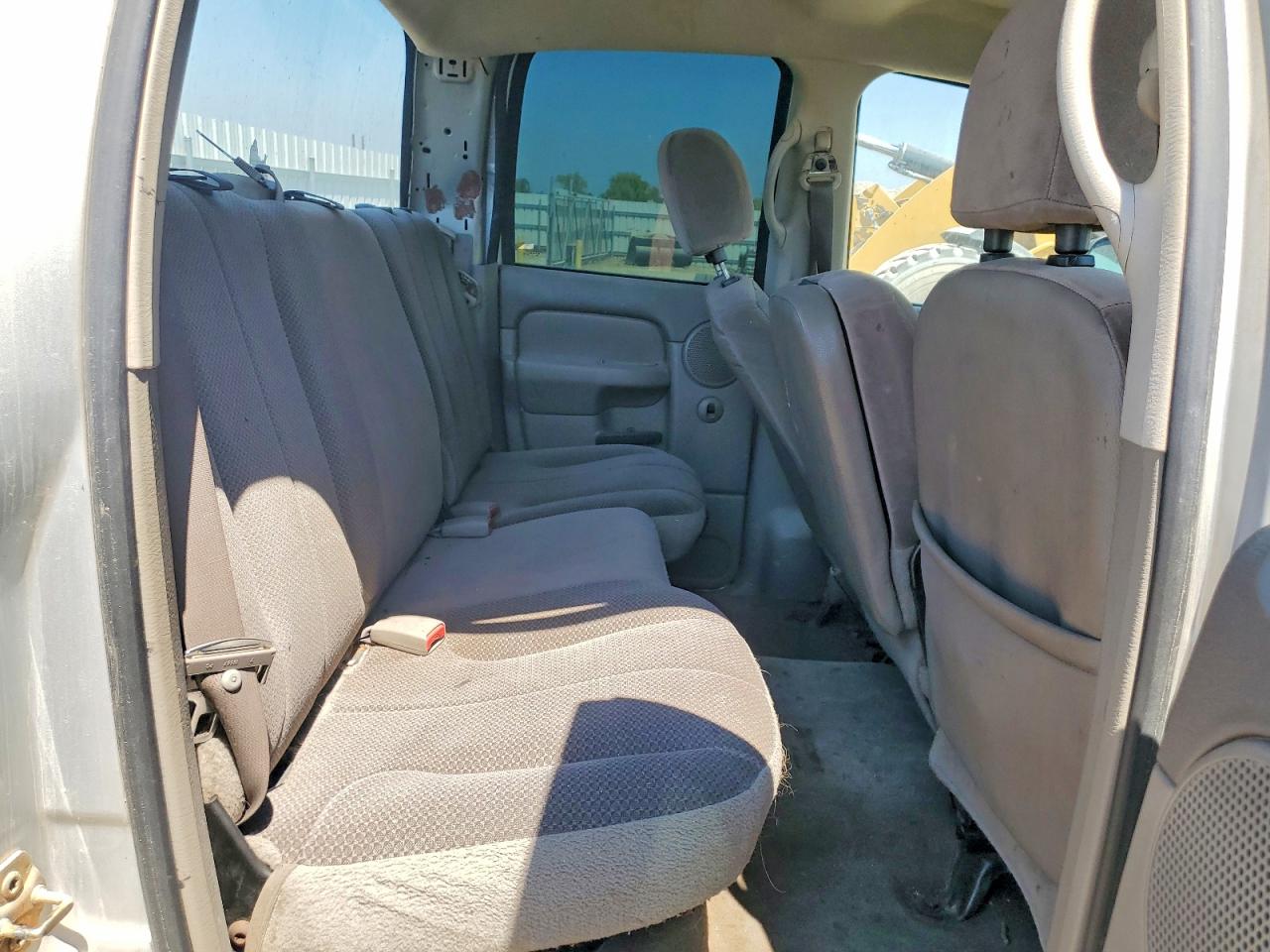 2004 Dodge Ram 1500 St Silver vin: 1D7HU18D74J290358