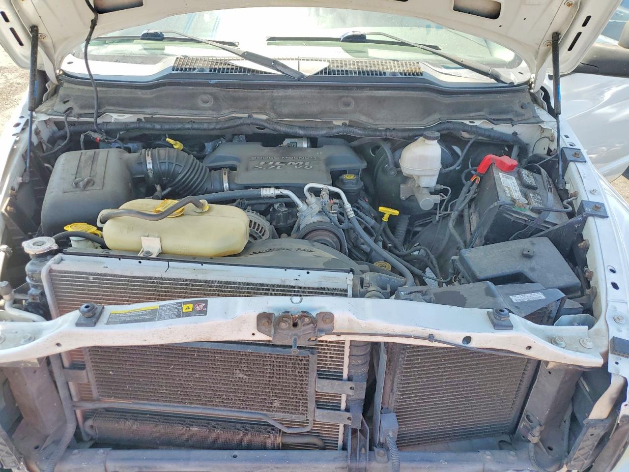 2004 Dodge Ram 1500 St Белый vin: 1D7HU18D74S513315