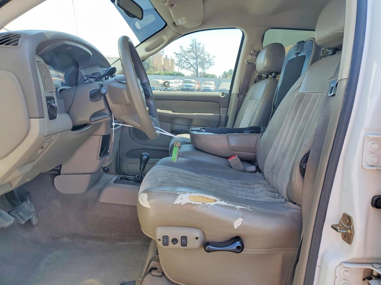 2004 Dodge Ram 1500 St Белый vin: 1D7HU18D74S513315