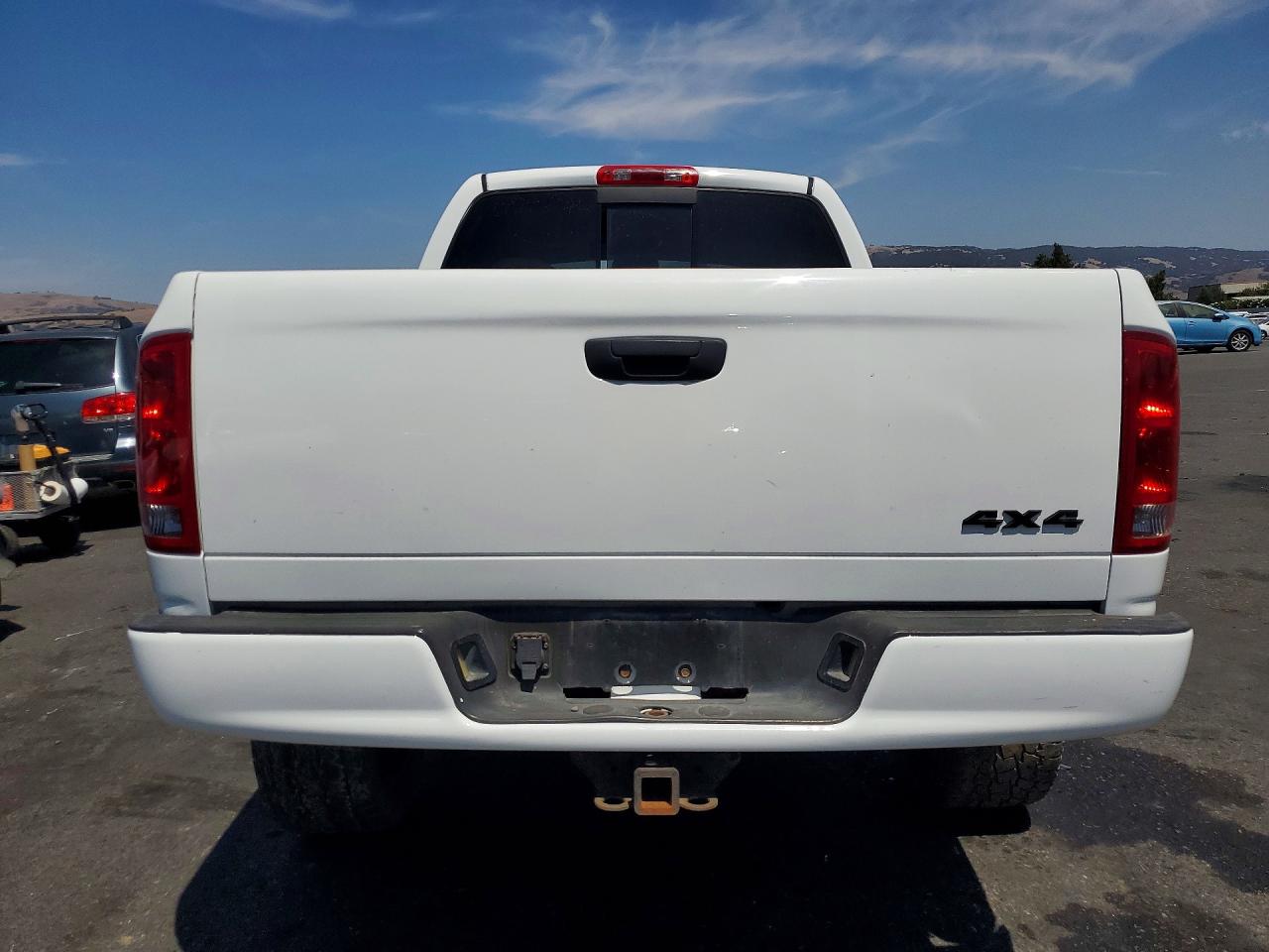 2004 Dodge Ram 1500 St Белый vin: 1D7HU18D74S513315