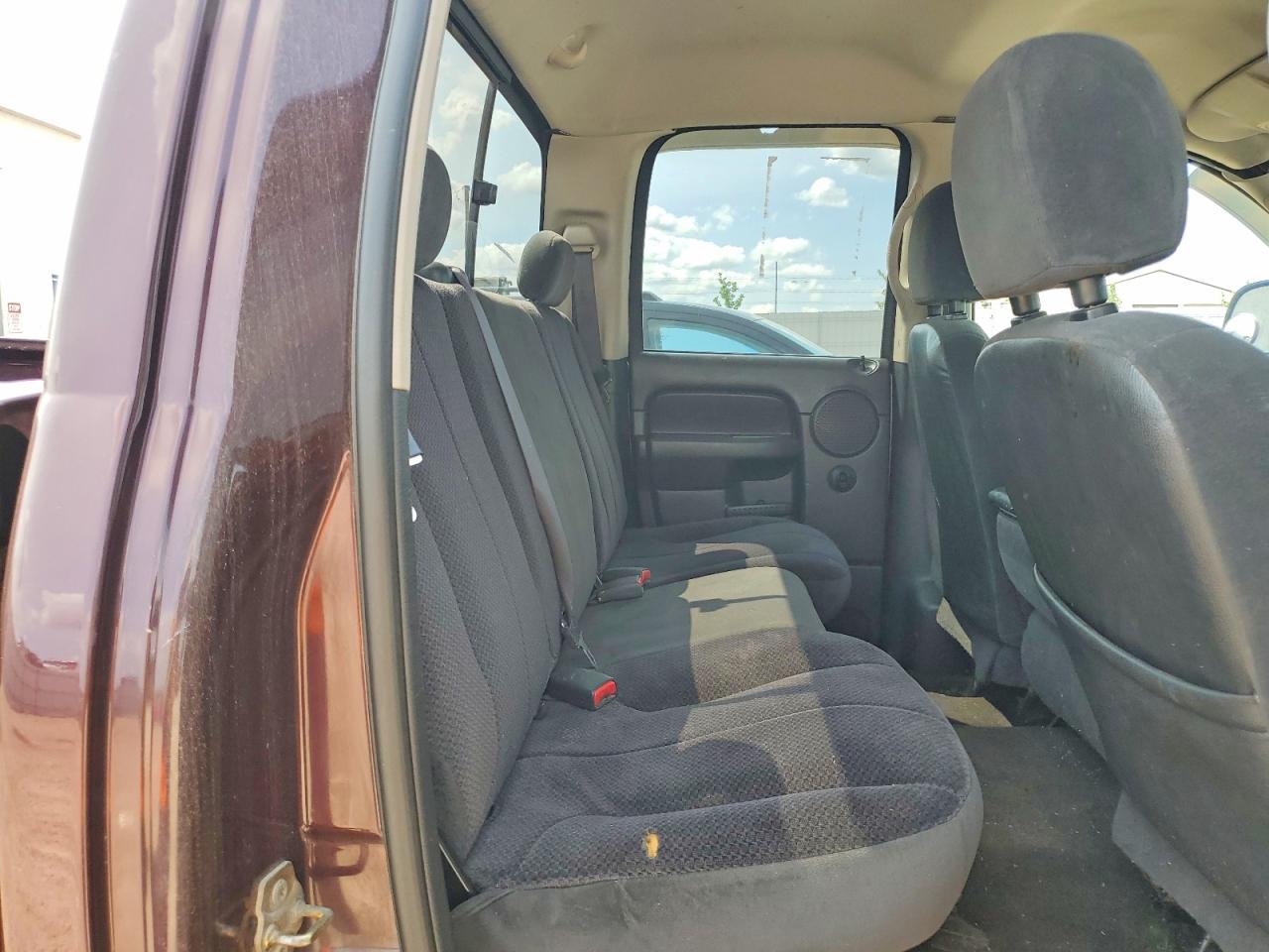 2005 Dodge Ram 1500 St Maroon vin: 1D7HU18D75S108380