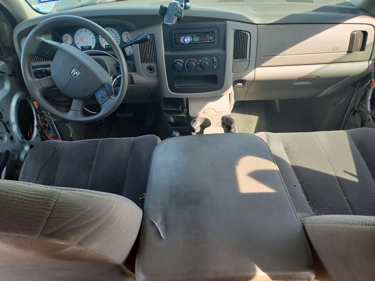 2005 Dodge Ram 1500 St Silver vin: 1D7HU18D75S241804