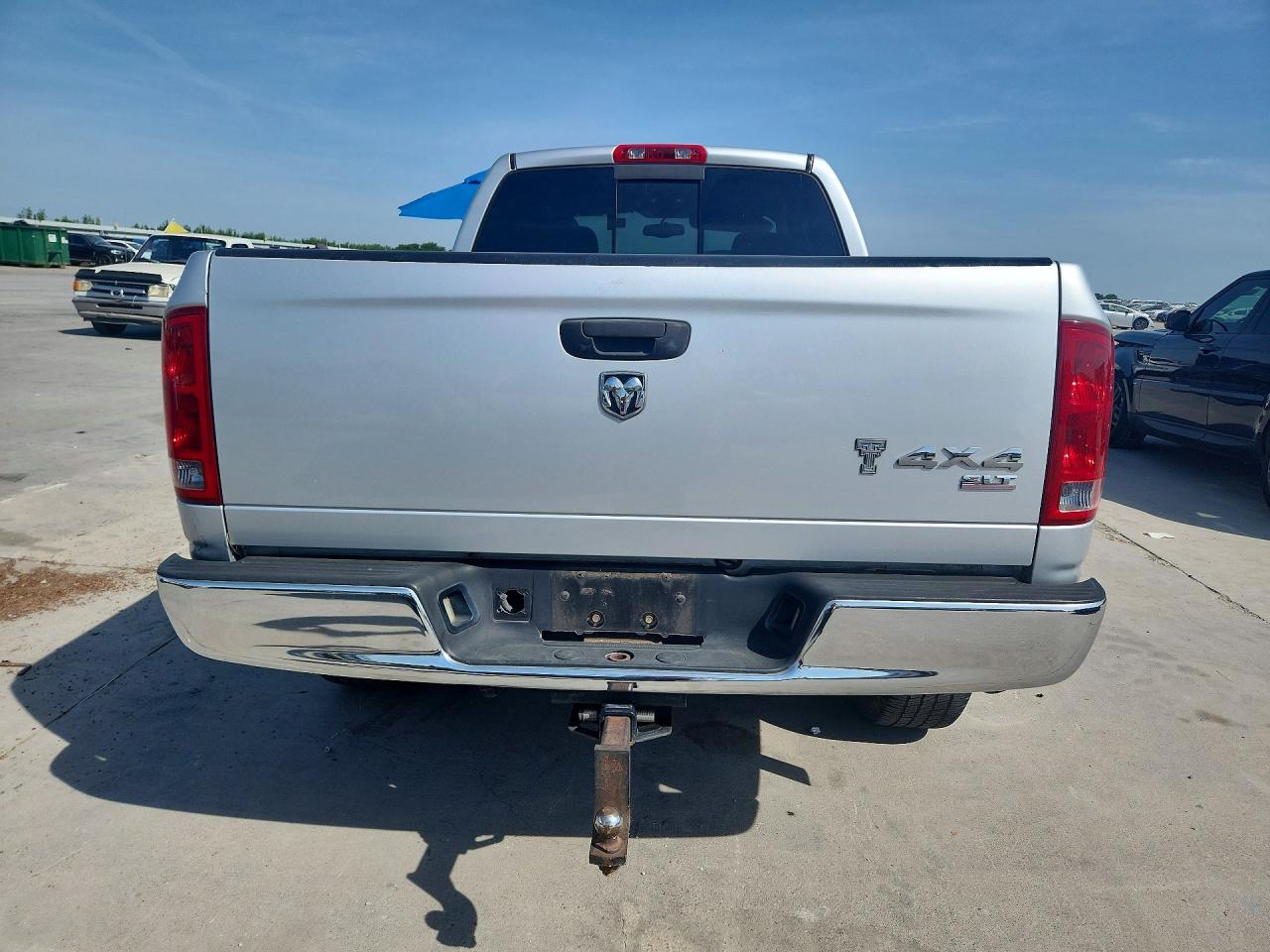 2005 Dodge Ram 1500 St Silver vin: 1D7HU18D75S241804