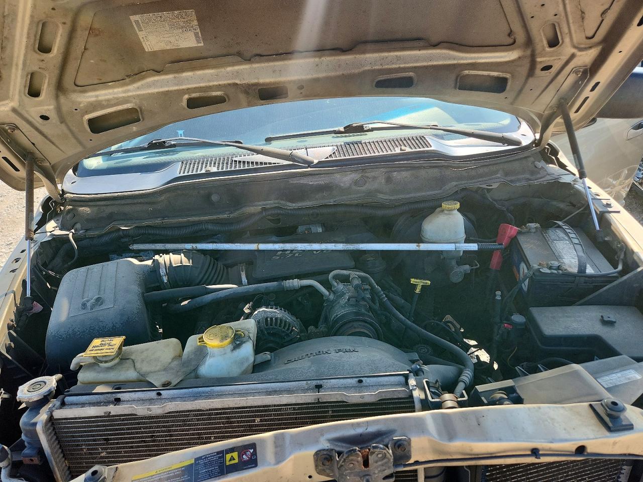 2005 Dodge Ram 1500 St Gold vin: 1D7HU18D85S272690