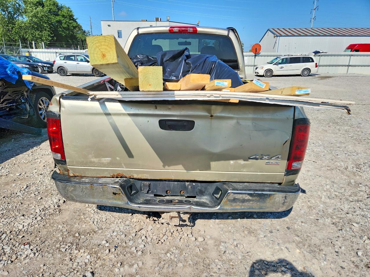 2005 Dodge Ram 1500 St Gold vin: 1D7HU18D85S272690