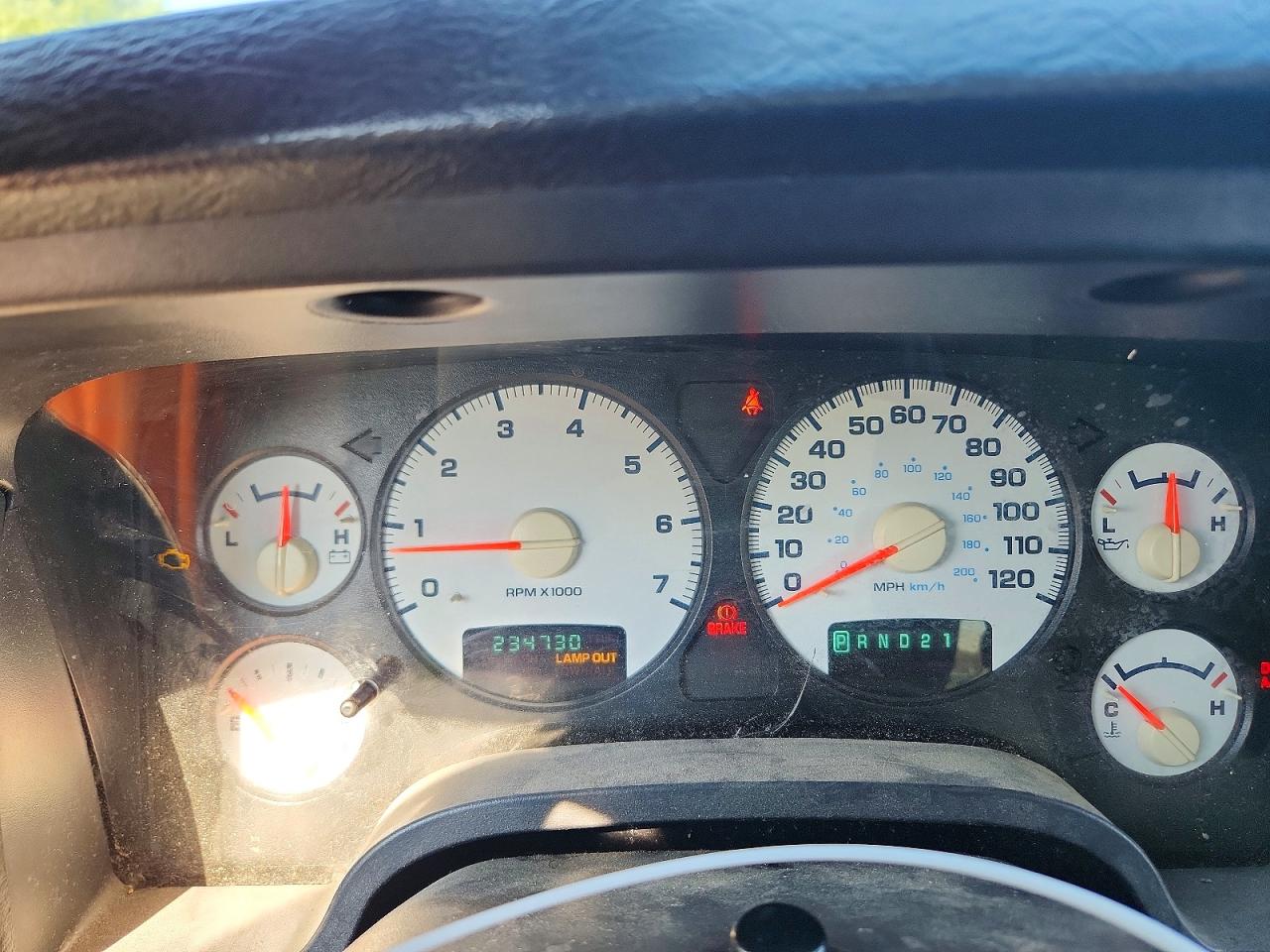 2005 Dodge Ram 1500 St Gold vin: 1D7HU18D85S272690