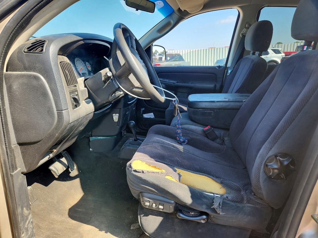 2005 Dodge Ram 1500 St Gold vin: 1D7HU18D85S272690