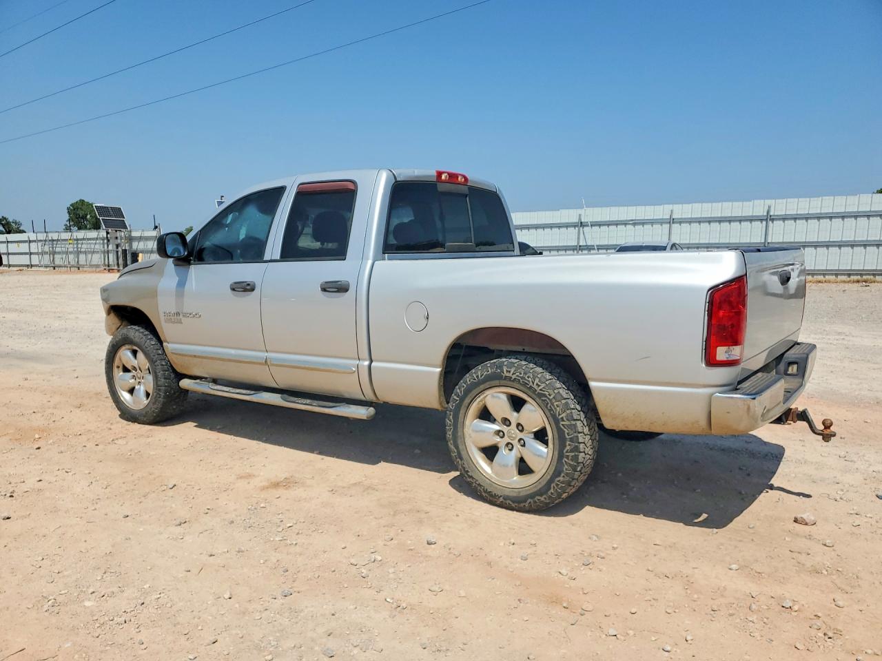 2005 Dodge Ram 1500 St Silver vin: 1D7HU18D95J639506