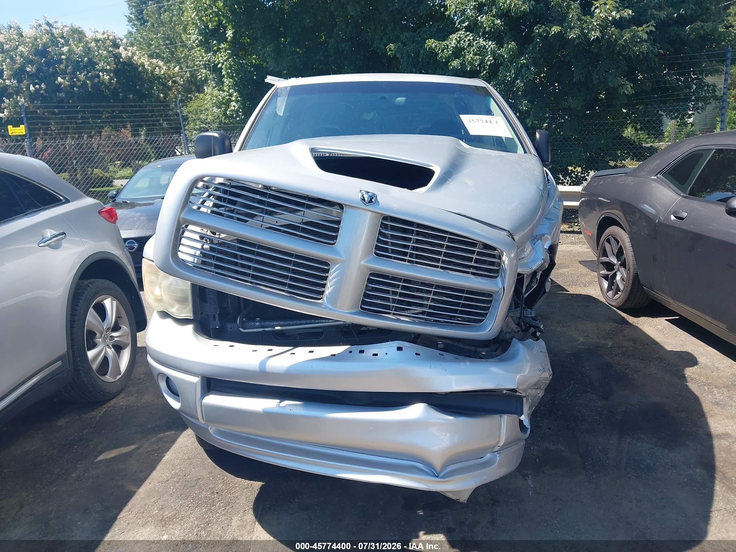 2005 Dodge Ram 1500 Slt/laramie Серебряный vin: 1D7HU18DX5J633035