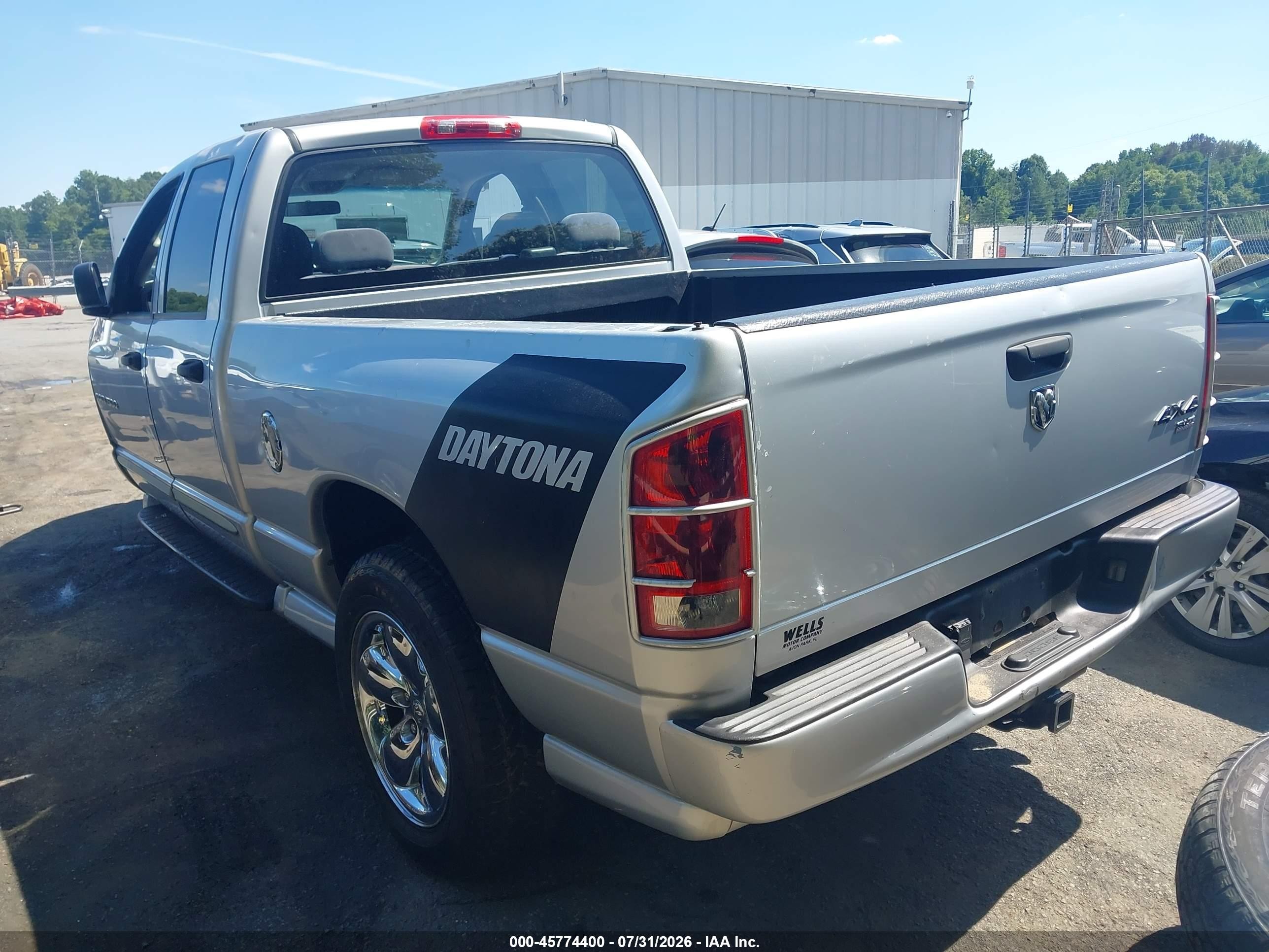 2005 Dodge Ram 1500 Slt/laramie Серебряный vin: 1D7HU18DX5J633035