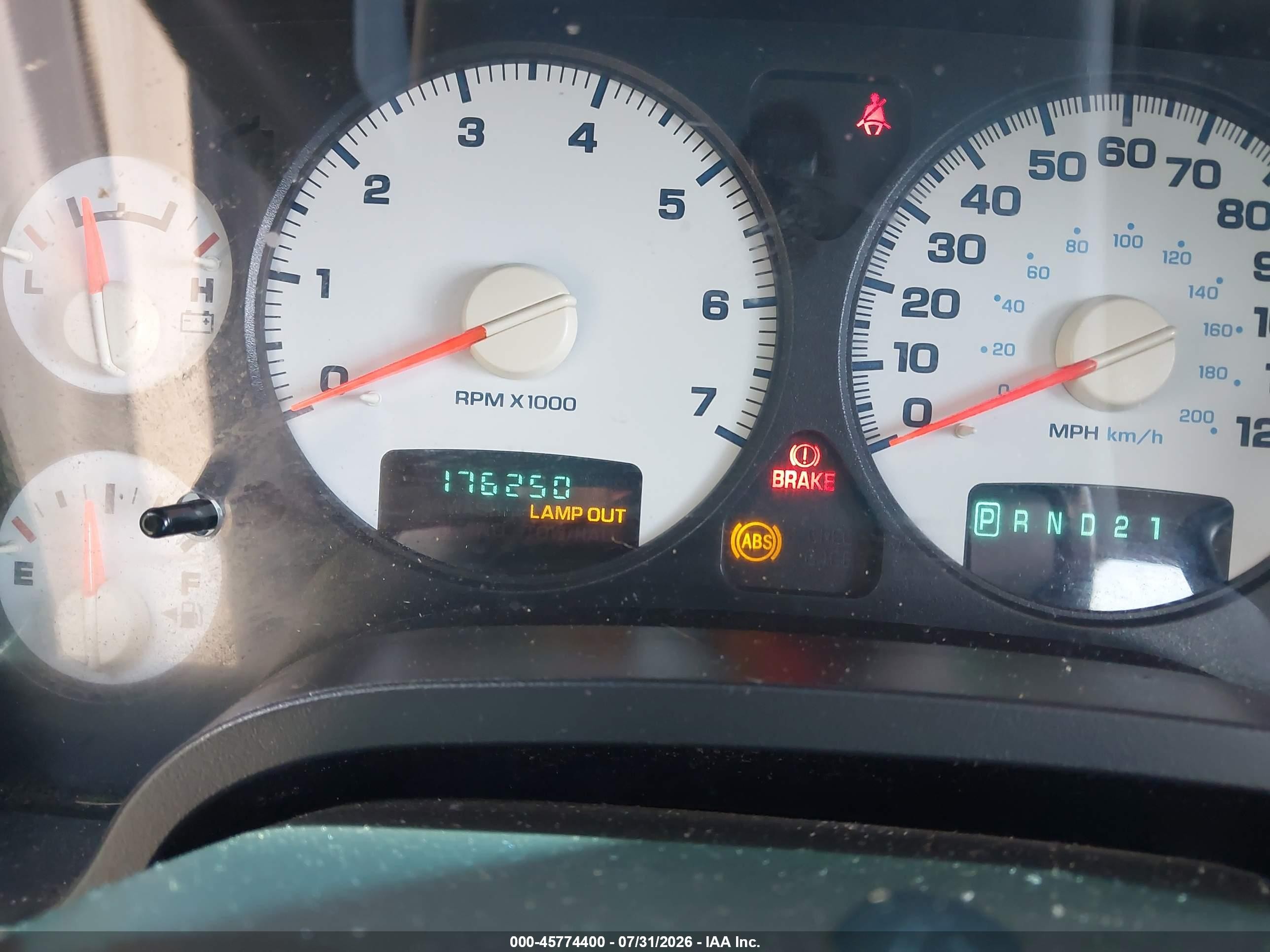 2005 Dodge Ram 1500 Slt/laramie Серебряный vin: 1D7HU18DX5J633035