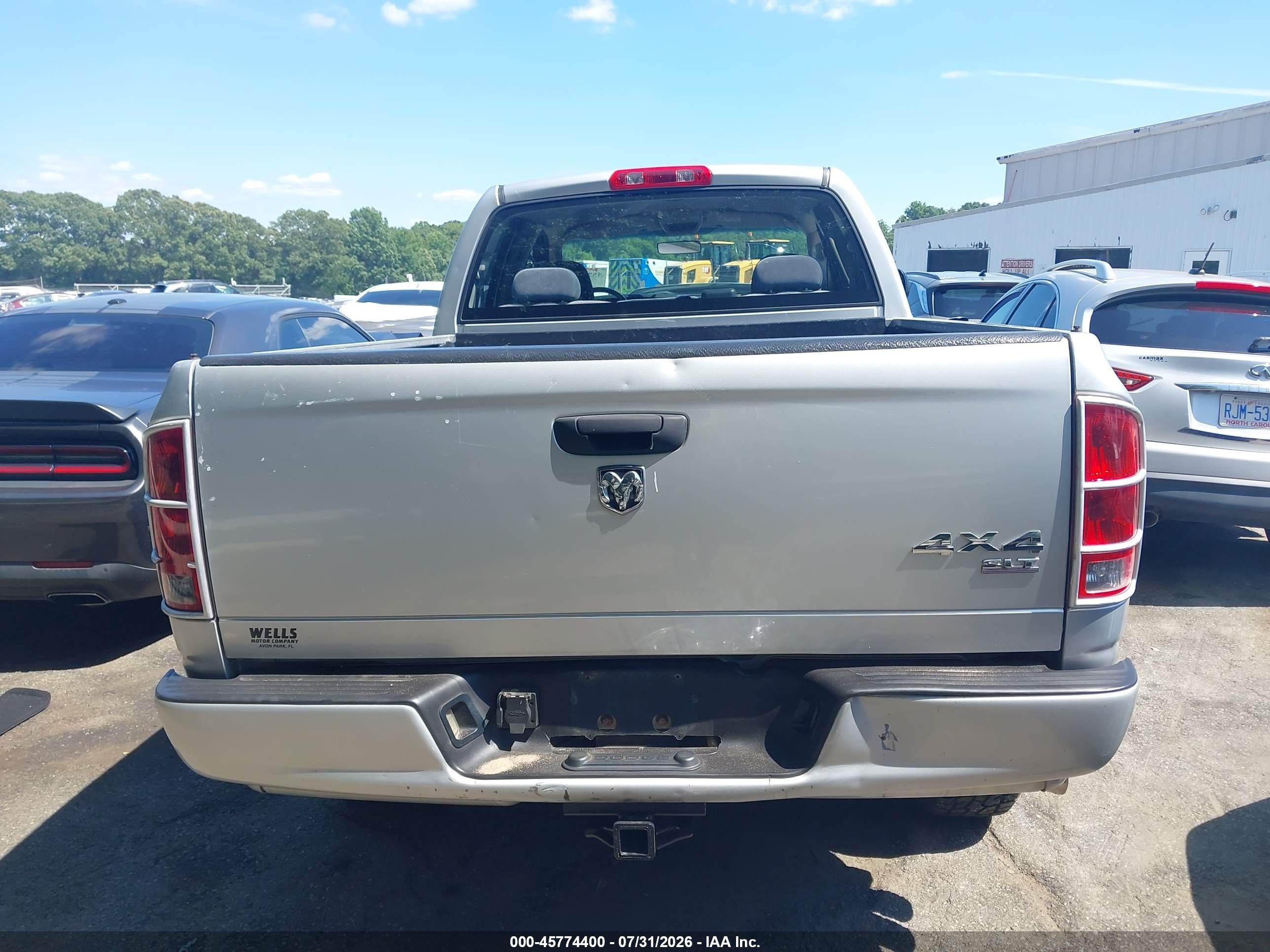 2005 Dodge Ram 1500 Slt/laramie Серебряный vin: 1D7HU18DX5J633035