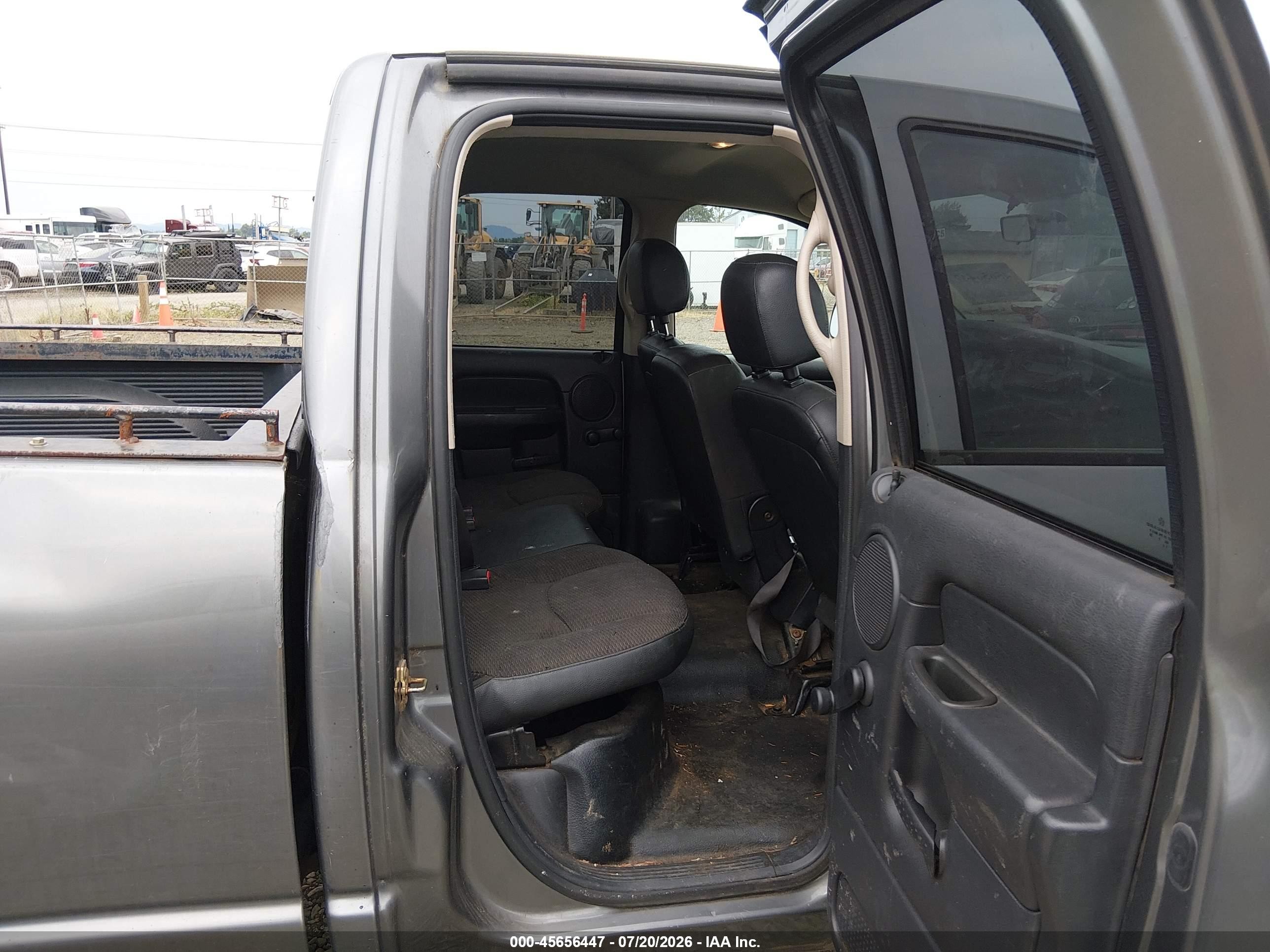 2005 Dodge Ram 1500 St Silver vin: 1D7HU18N15J620263
