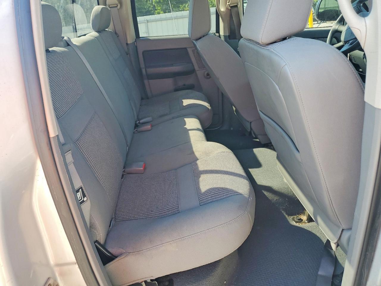 2008 Dodge Ram 1500 St Silver vin: 1D7HU18N28J145615