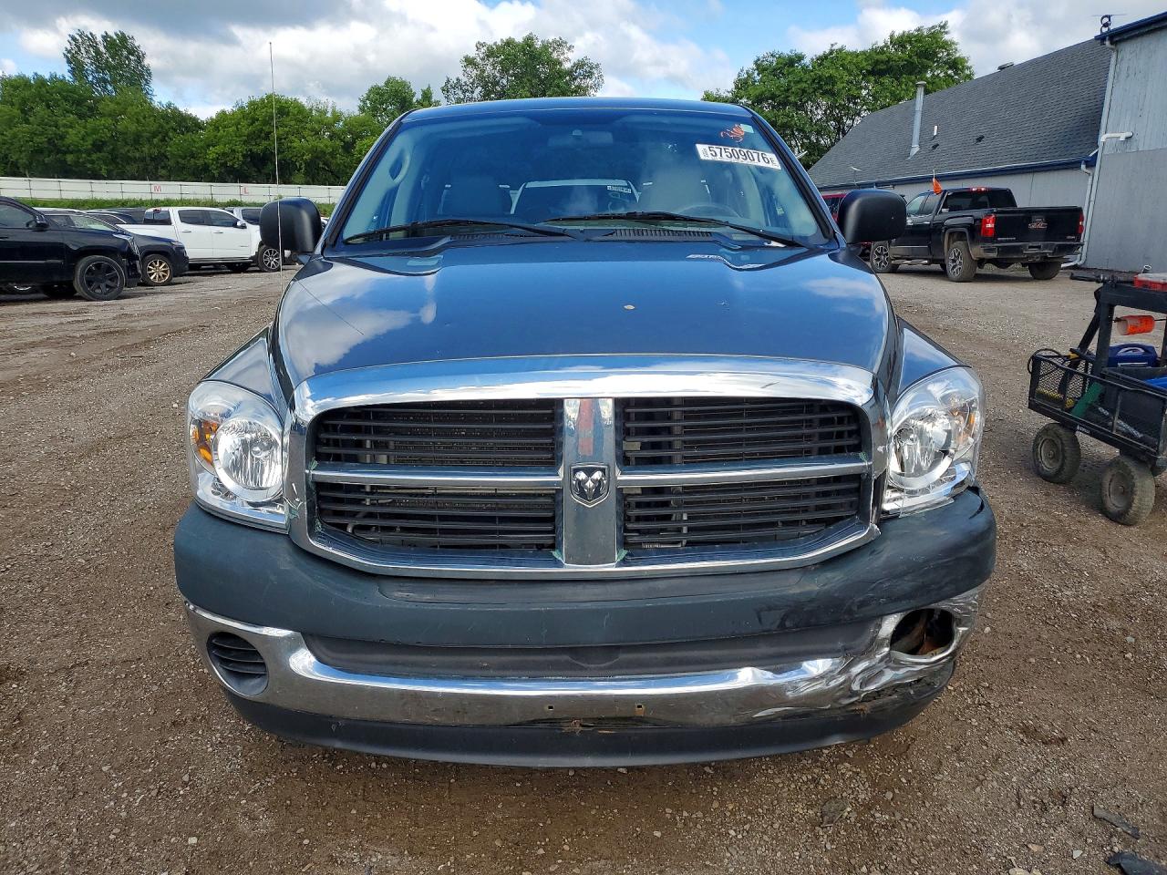 2008 Dodge Ram 1500 St Gray vin: 1D7HU18N28J207157