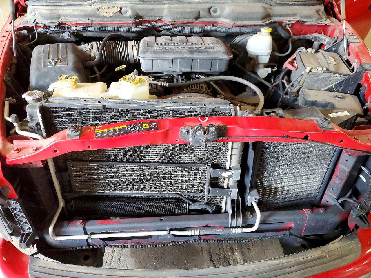 2005 Dodge Ram 1500 Red vin: 1D7HU18N35S346641