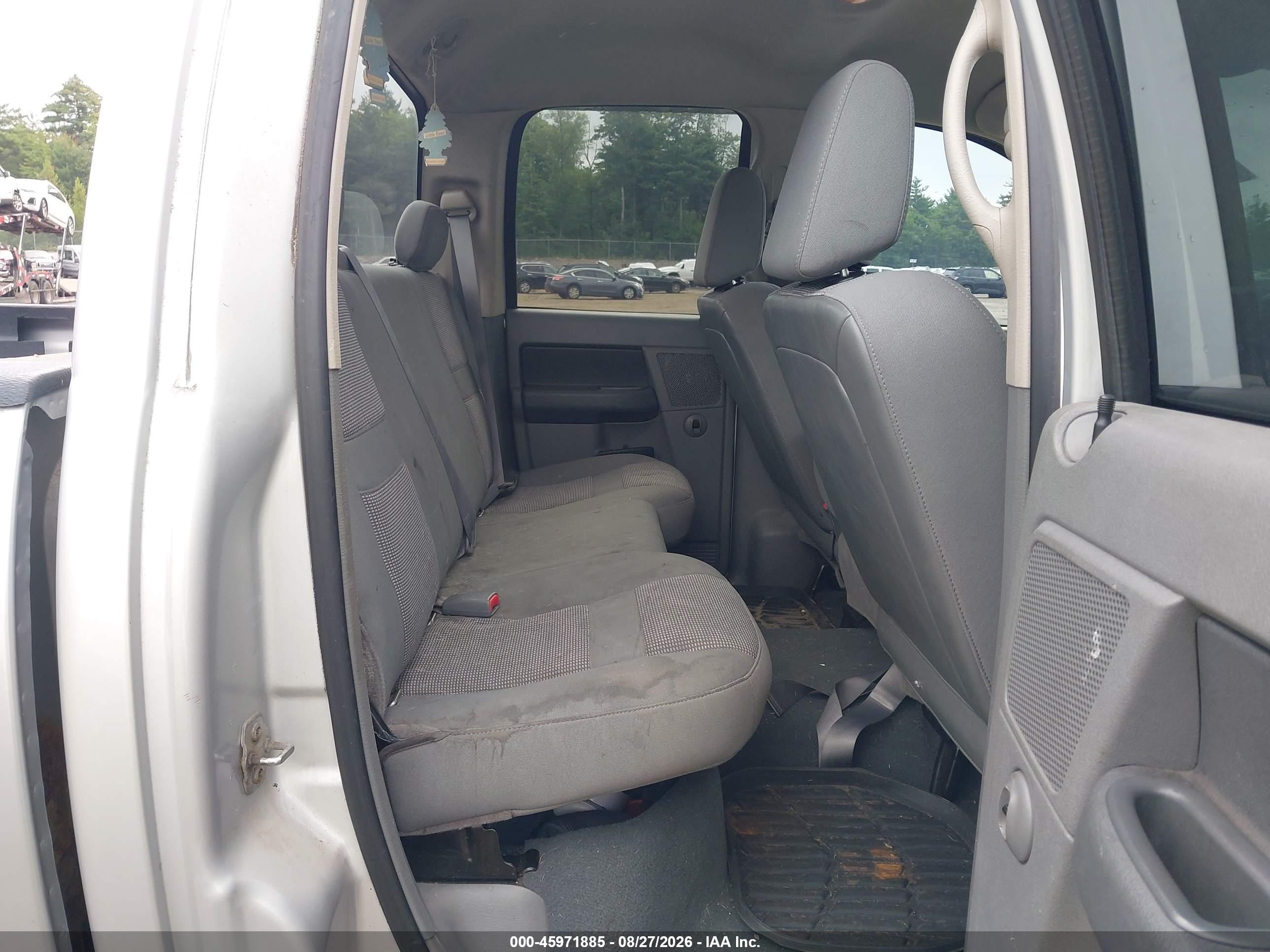 2007 Dodge Ram 1500 St/slt Silver vin: 1D7HU18N37S236384