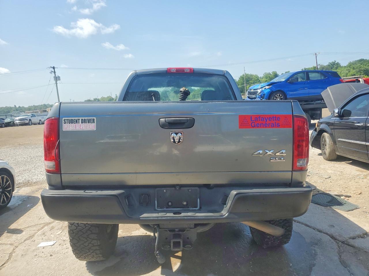 2005 Dodge Ram 1500 St Серебряный vin: 1D7HU18N45J625926