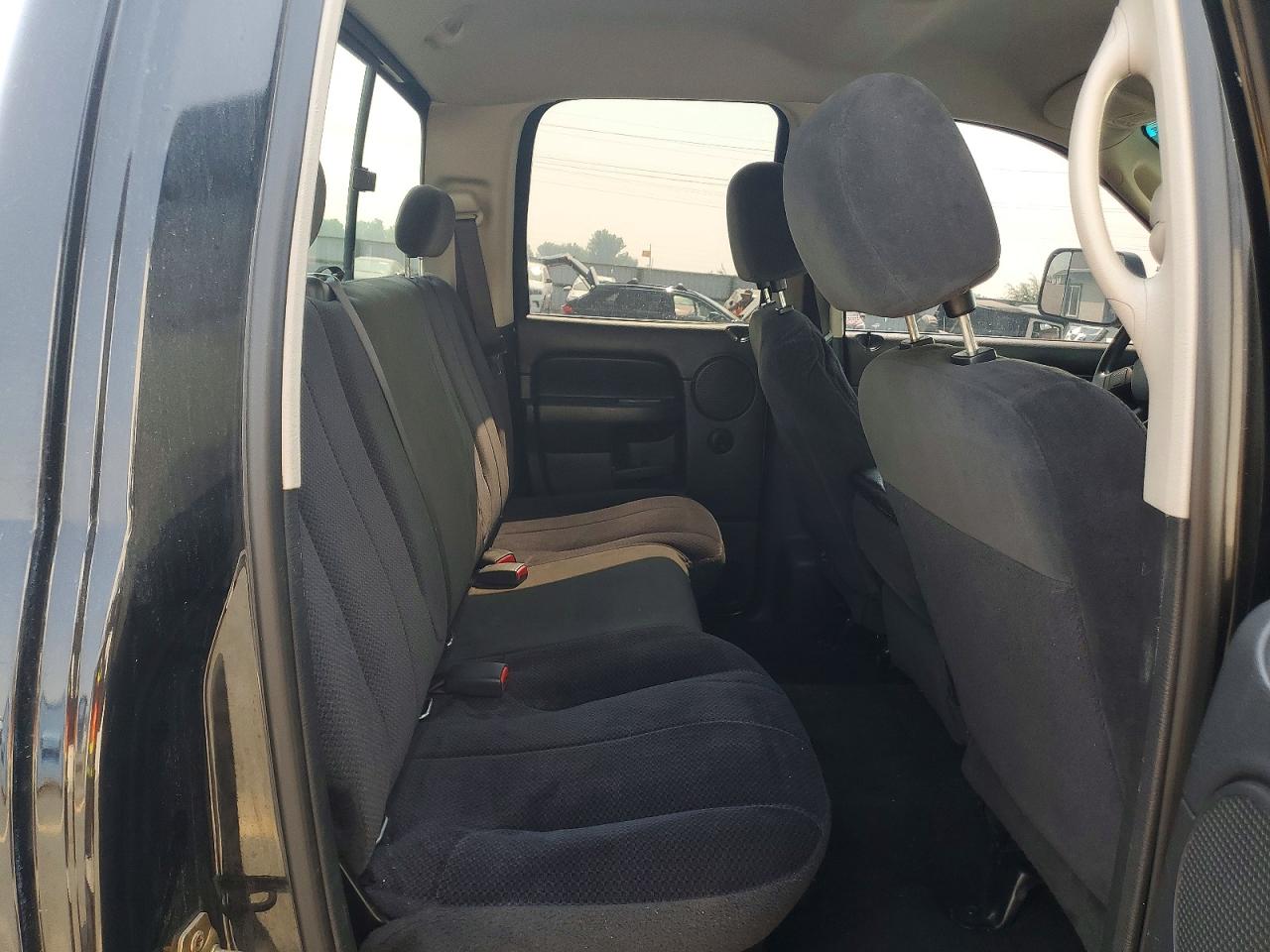 2004 Dodge Ram 1500 St Черный vin: 1D7HU18N54S692804