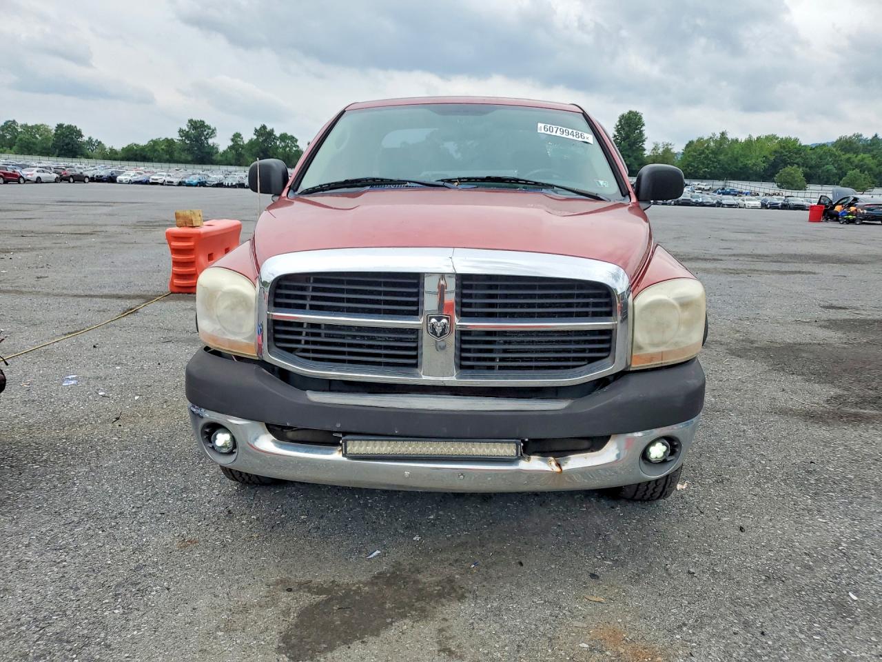 2006 Dodge Ram 1500 St Red vin: 1D7HU18N56S670904