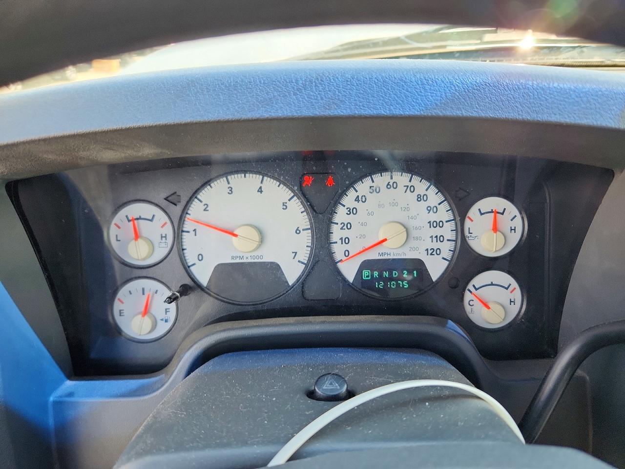 2008 Dodge Ram 1500 St Silver vin: 1D7HU18N58S607160