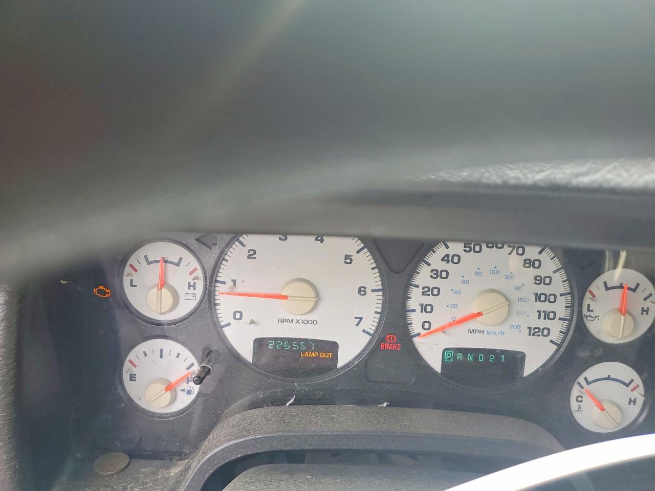2005 Dodge Ram 1500 Серый vin: 1D7HU18N65S211380