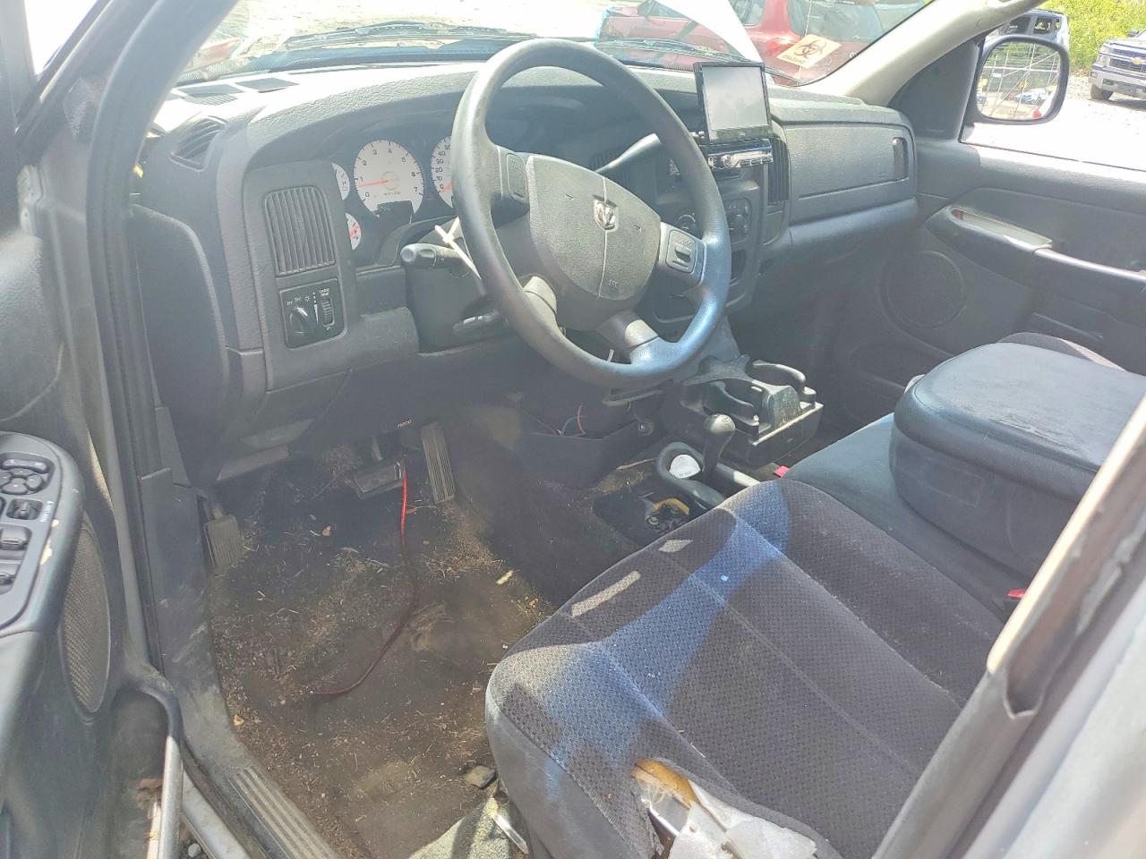 2005 Dodge Ram 1500 Серый vin: 1D7HU18N65S211380