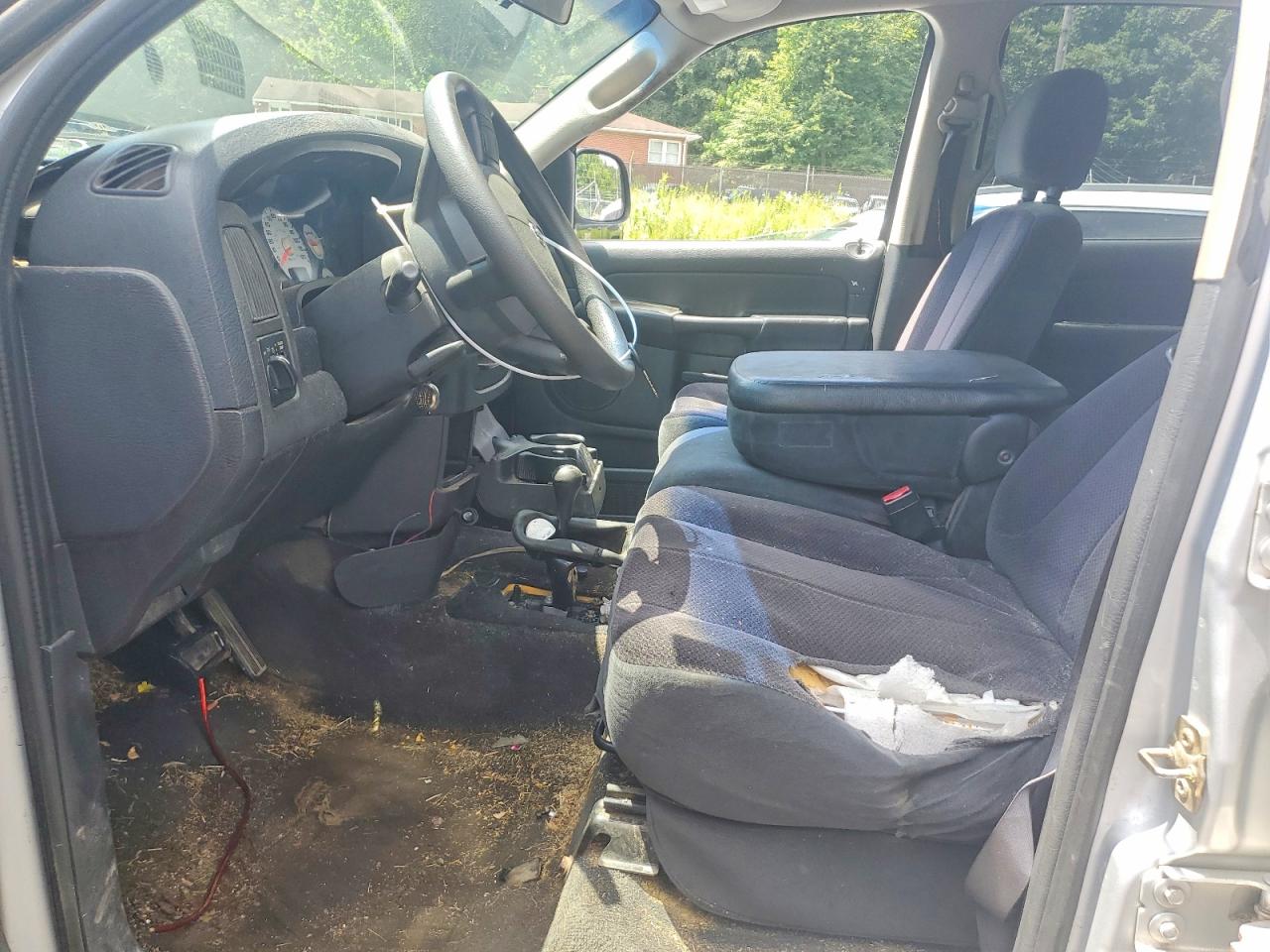 2005 Dodge Ram 1500 Серый vin: 1D7HU18N65S211380