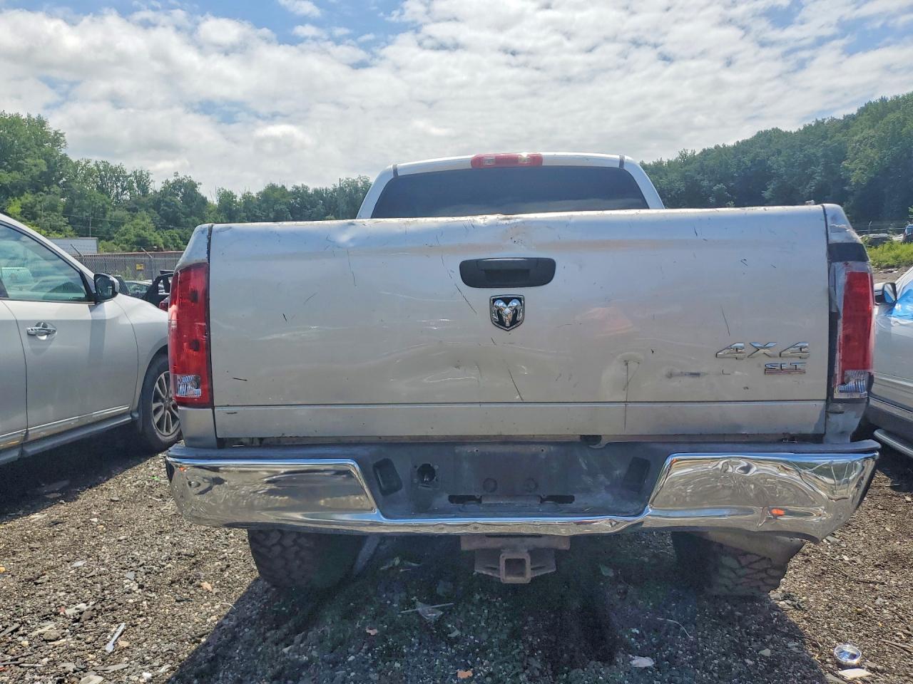 2005 Dodge Ram 1500 Серый vin: 1D7HU18N65S211380