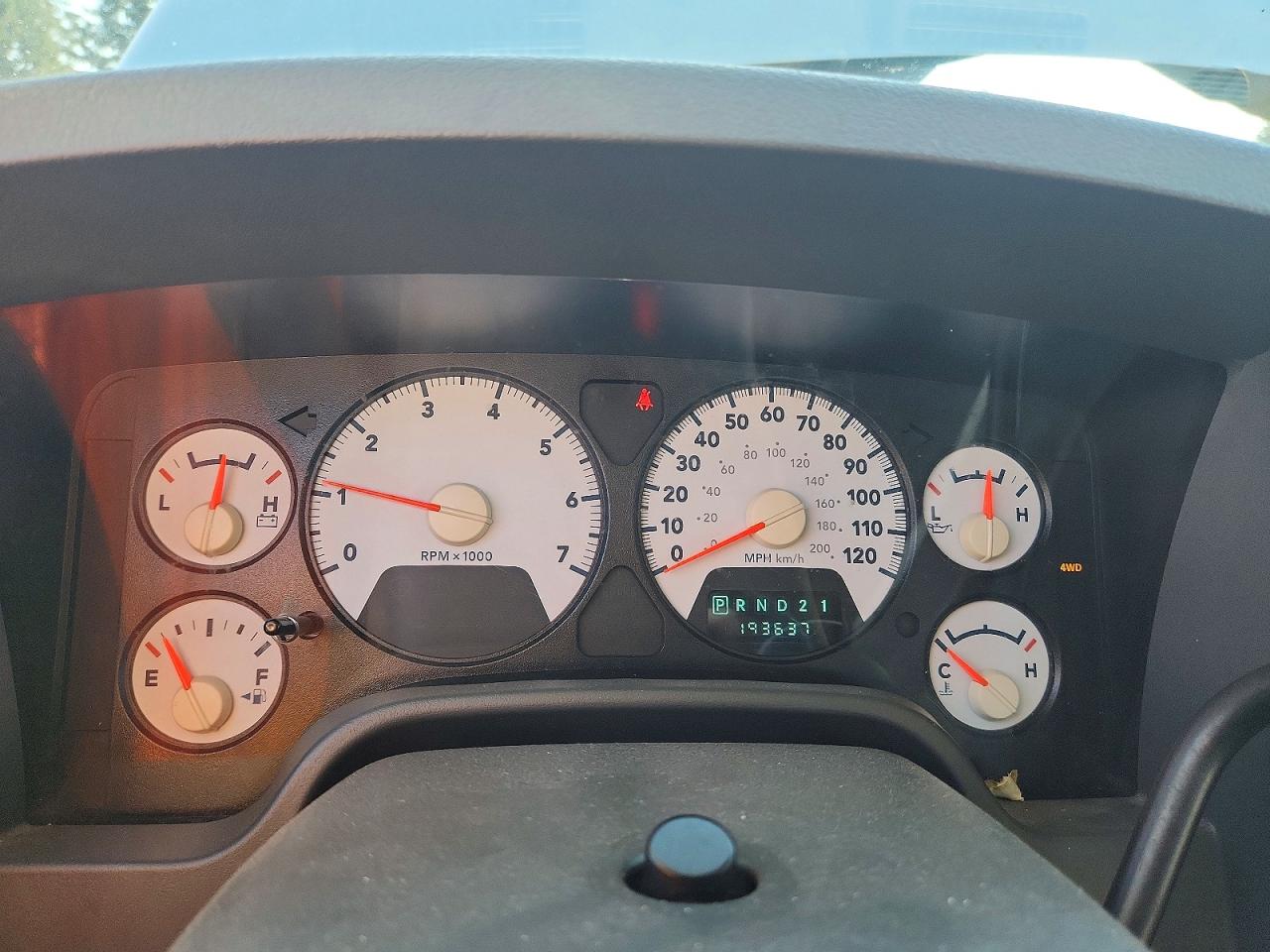 2007 Dodge Ram 1500 St Silver vin: 1D7HU18N67S159185