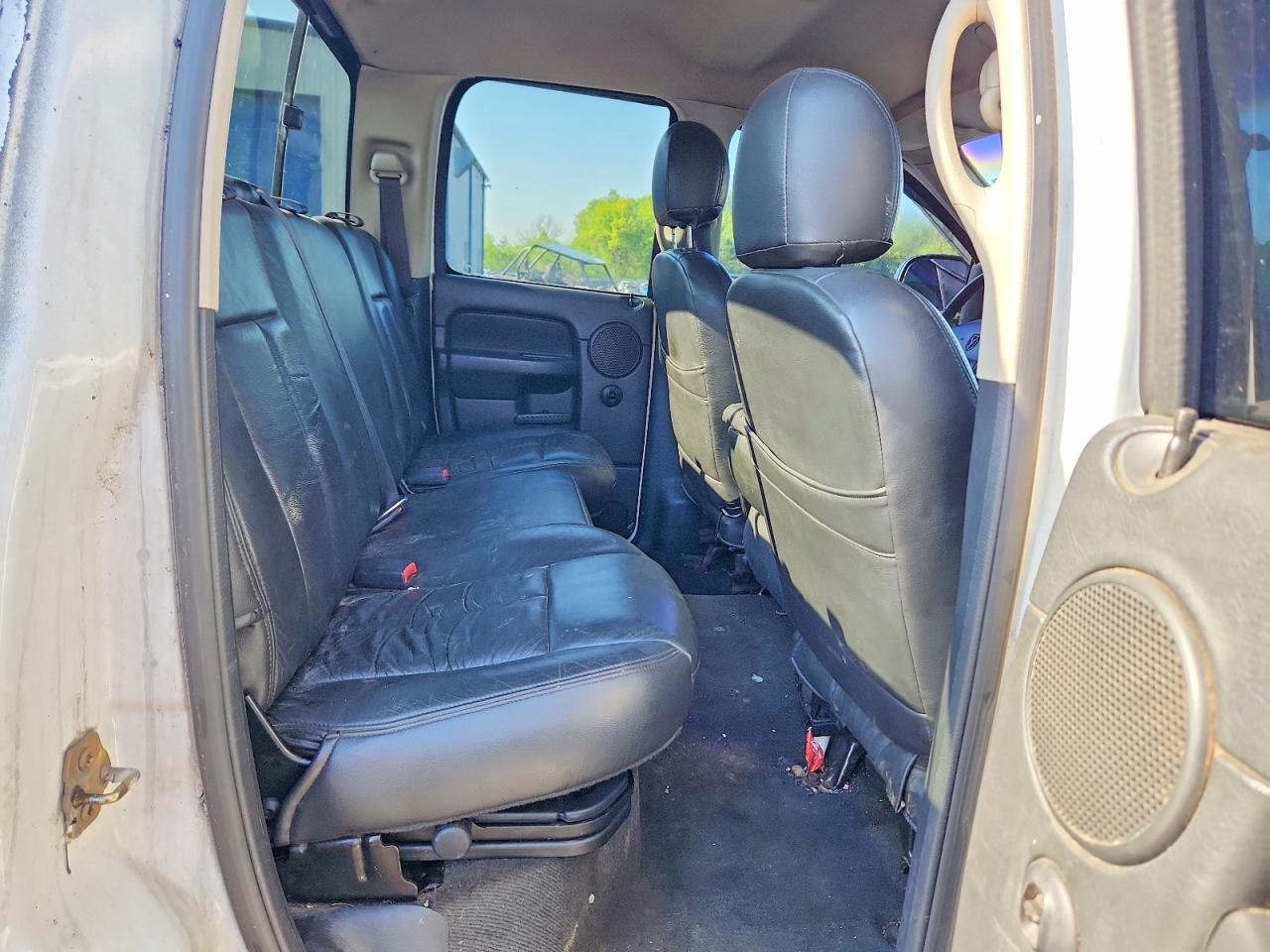 2002 Dodge Ram 1500 Black vin: 1D7HU18N72J252151